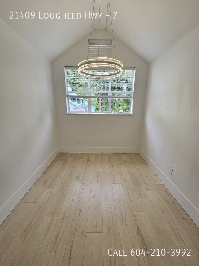 Photo - Spacious and Renovated Suite on Lougheed Hwy - Utilities Included