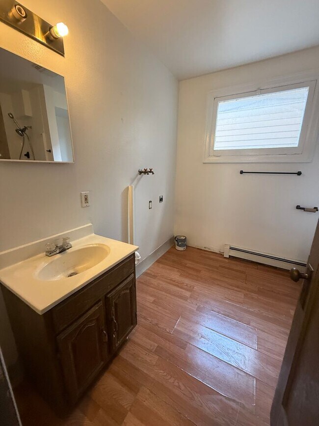 Photo - 415-417 N Washington Unit 417