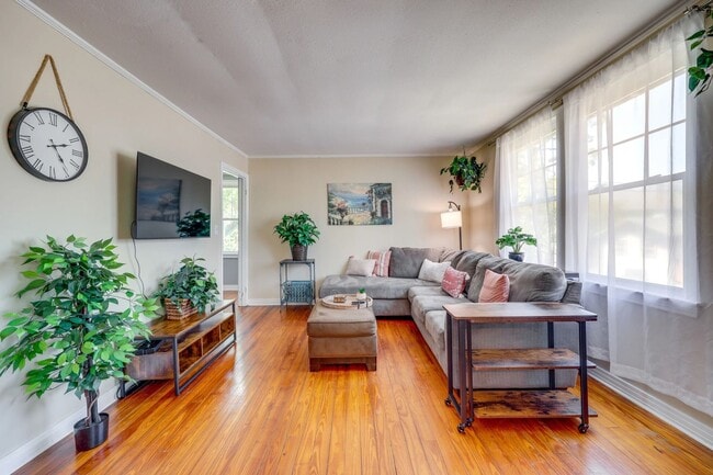 Building Photo - 1644 Naldo Ave Rental