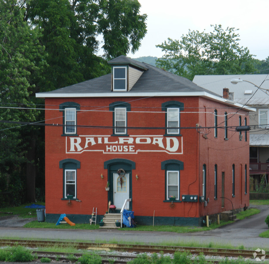 Railroad House - Railroad House