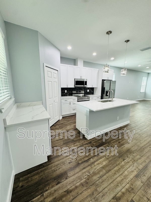 Photo - 6073 Vermont Ave