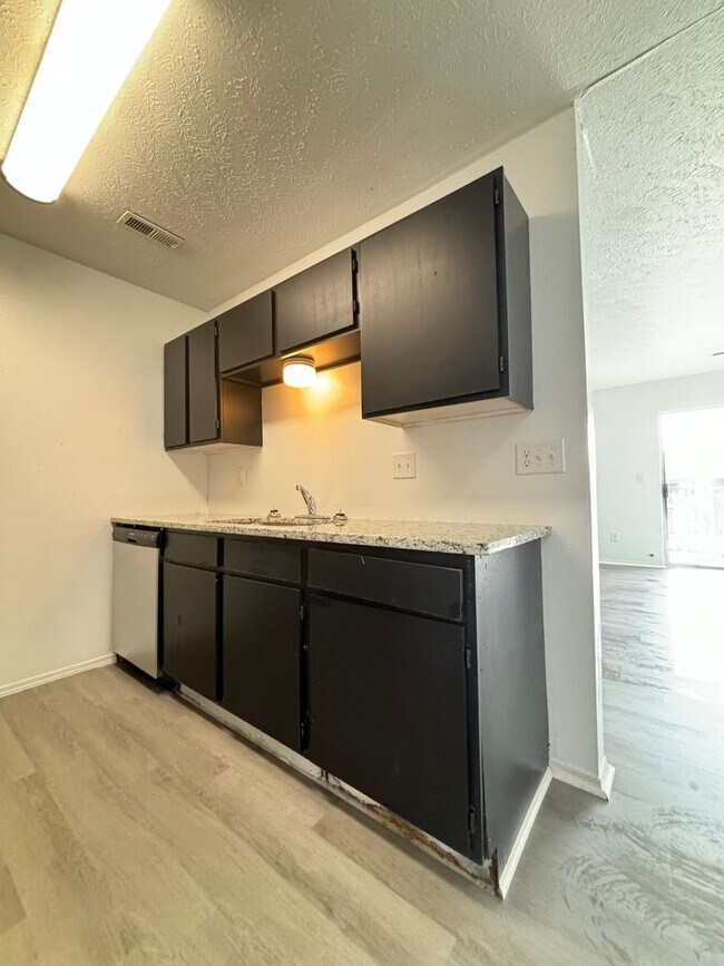 Photo - 729 Brett Cir Unidad Nixa Apartments