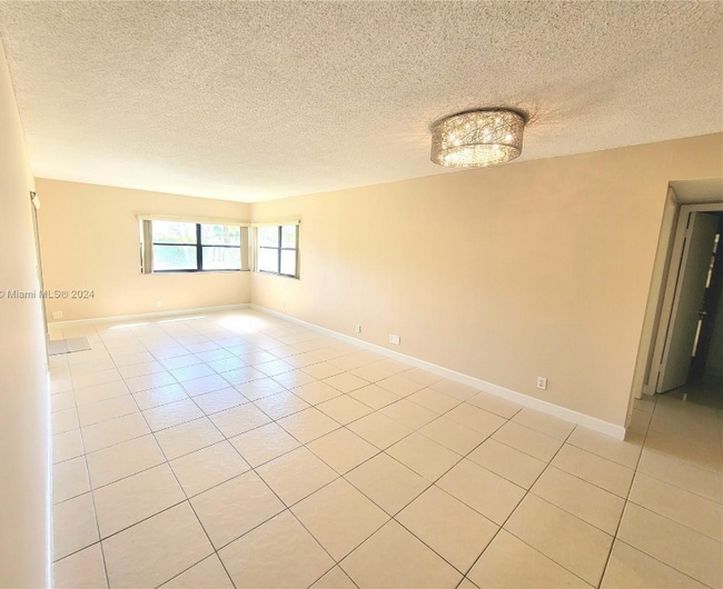 Photo - 210 Lakeview Dr Unit 2007