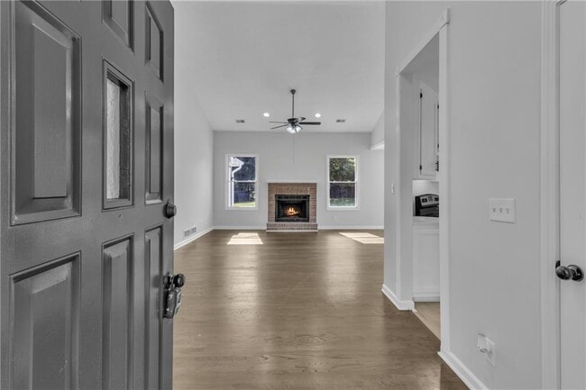 Photo - 250 Meadow View Dr