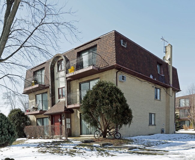 Photo - 1054 S York Rd Apartments