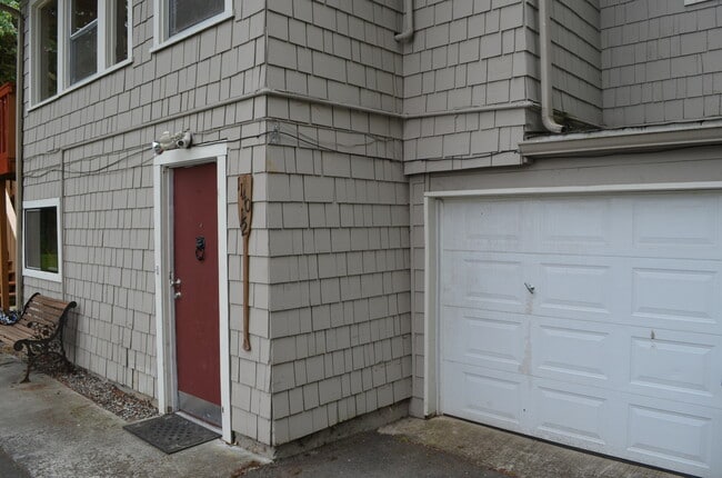 Photo - 1140 Shorewood Dr Unit 1140  1/2 Shorewood Drive