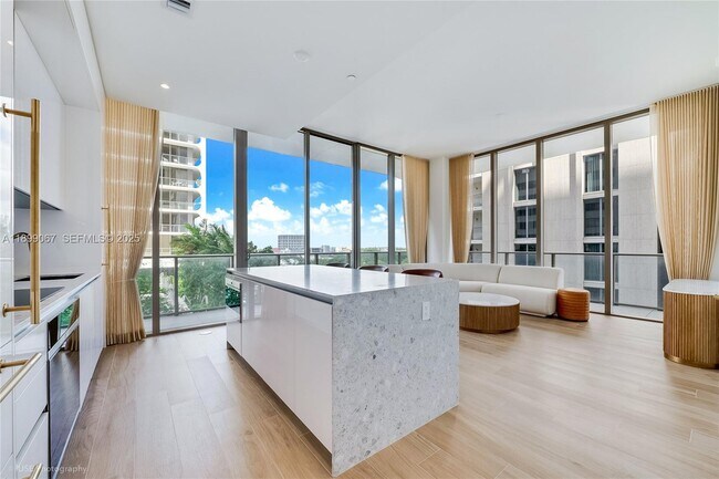 Photo - 2655 S Bayshore Dr Unidad 910