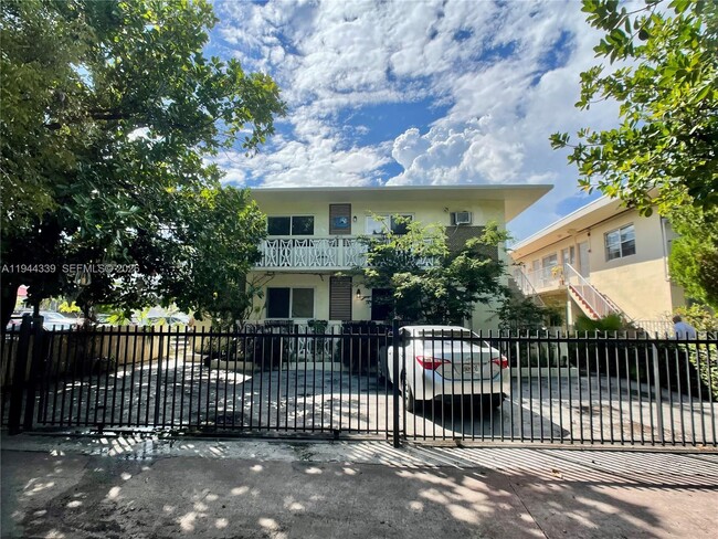 Photo - 626 Meridian Ave Unidad 9