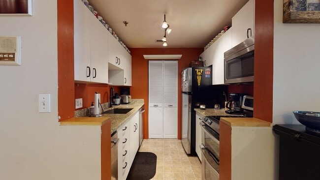 Photo - 130 Tudor St Unit 1