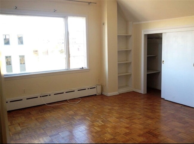 Photo - 223 Alexander St