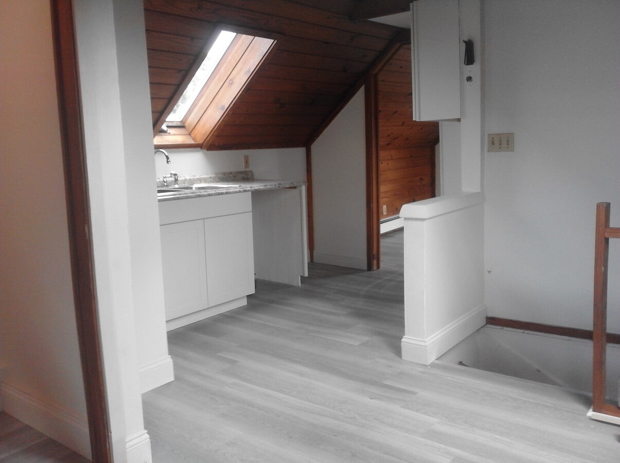 Kitchen - 119 Thames St Unit 3