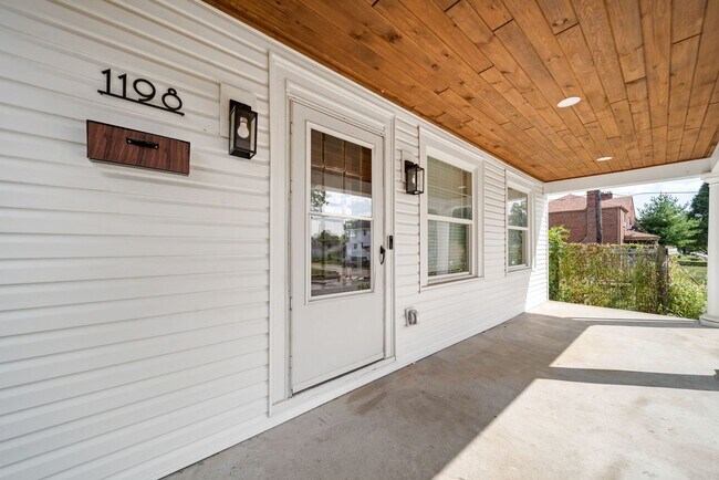 Photo - Fully Renovated Beauty!!