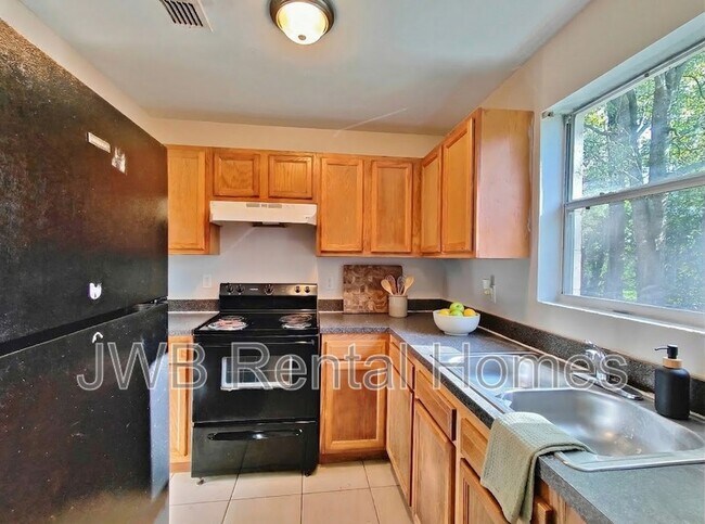 Photo - 4525 Rainer Rd