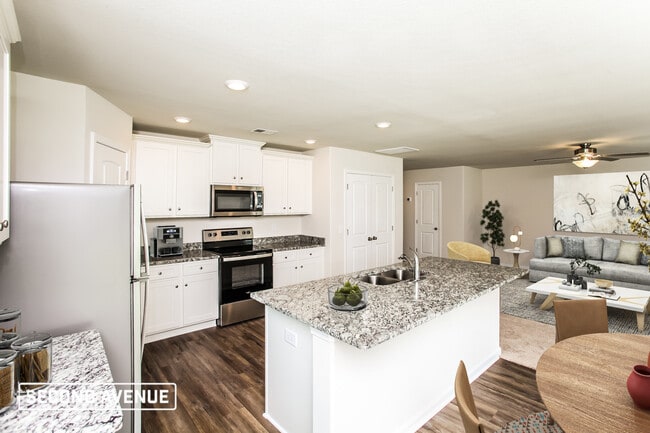 Photo - 340 Sundew Rd
