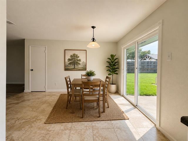 Photo - 409 Starling Dr