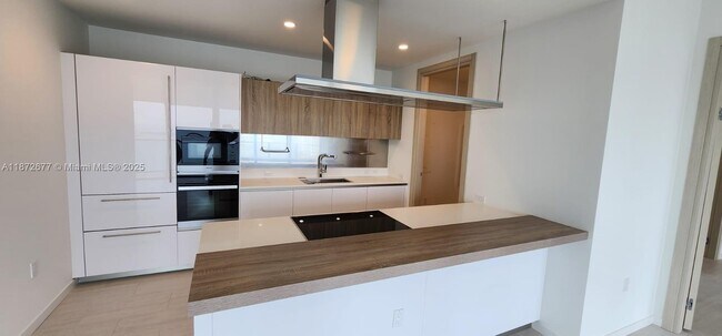 Photo - 1000 Brickell Plaza Unidad PH5705