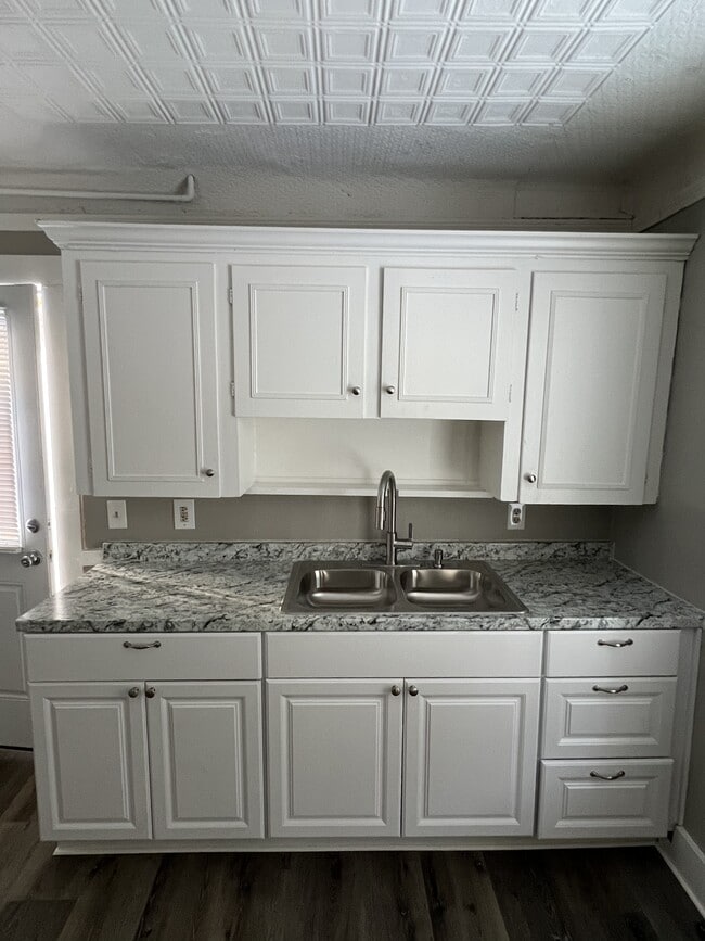 Building Photo - 26 North St Unit 1