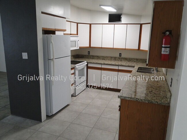 1415 E Lester St Unit 01