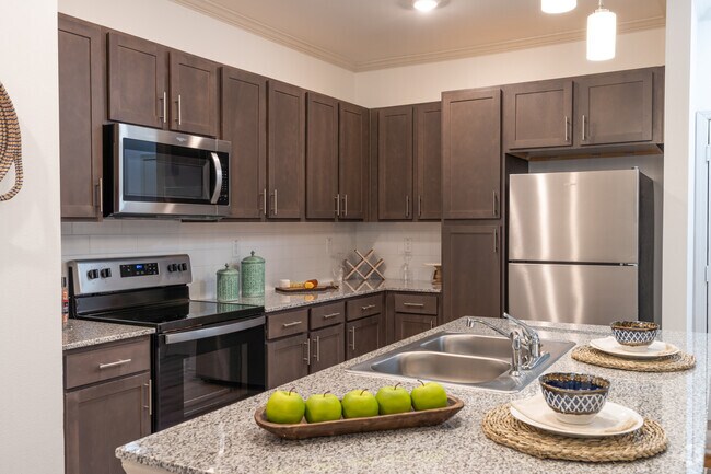 Kitchen 2BR, 2BA - 1,007SF