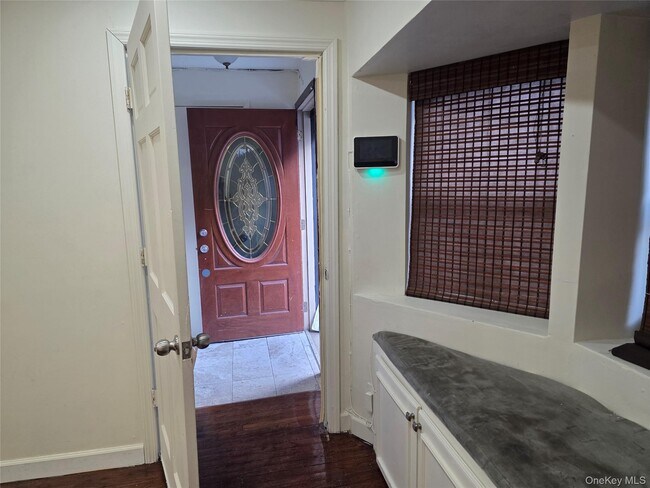 Photo - 301 Wyona St