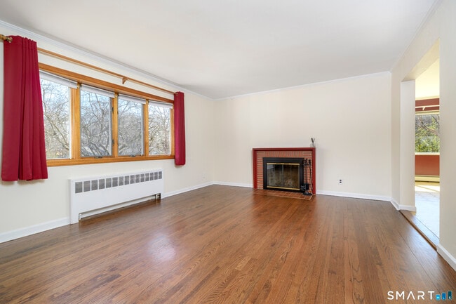 Photo - 63 Alpine St