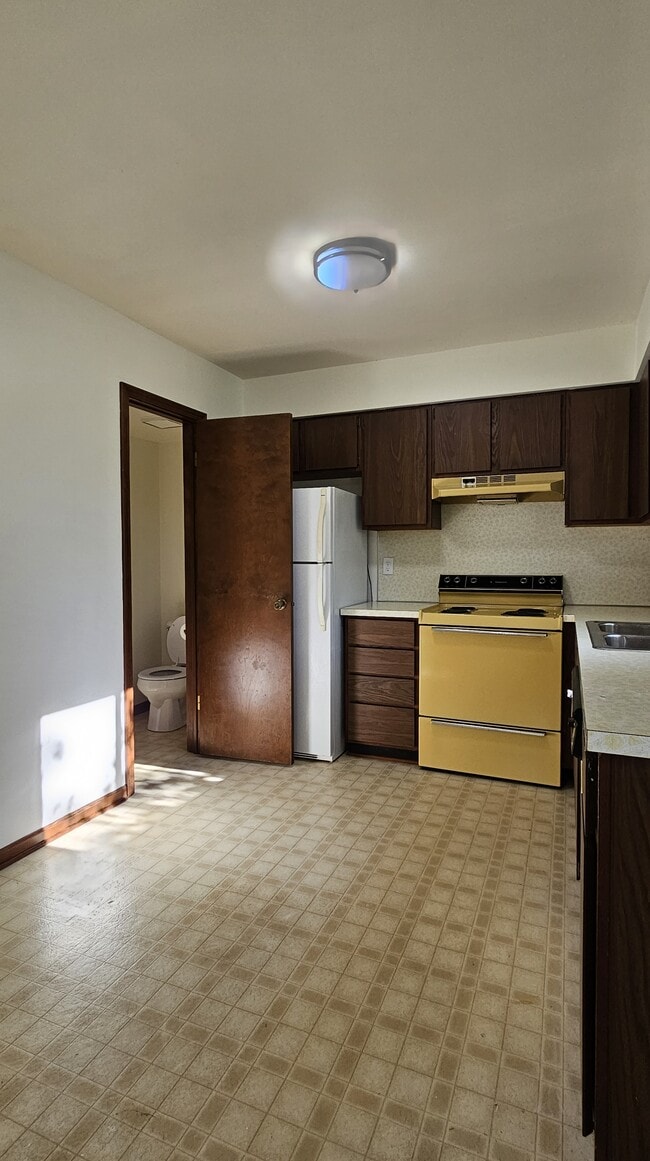 Photo - 680 Wildwood Dr