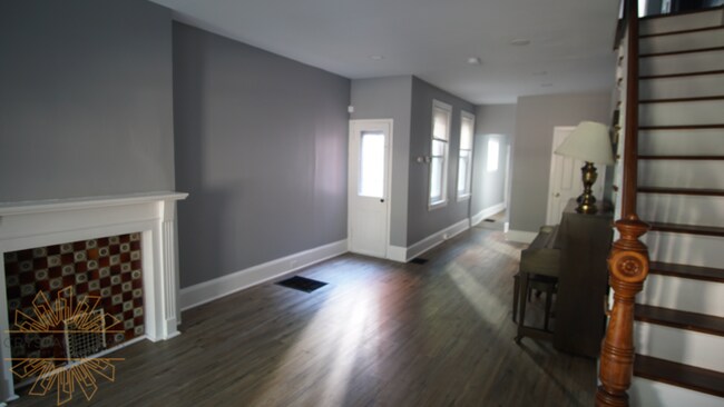 Photo - 107 W 13th St