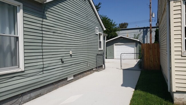 Photo - 1581 Garfield St