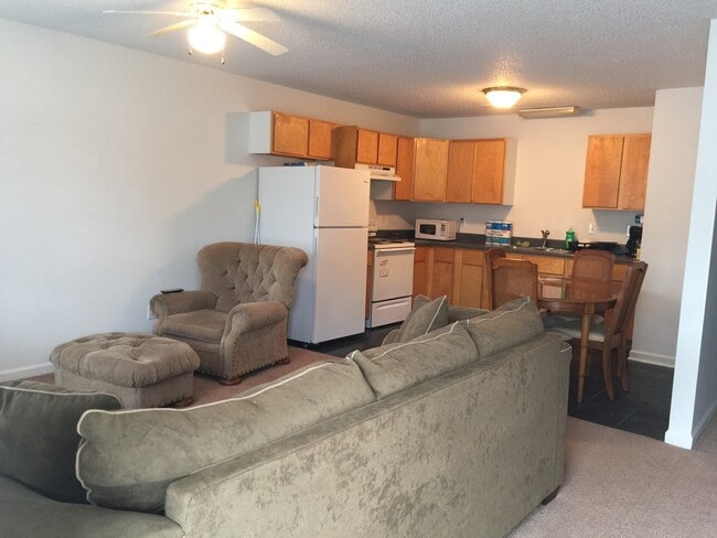 Photo - 134 Pine St