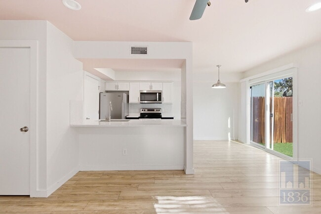 Photo - 1308 Southport Dr Unidad Apartment D