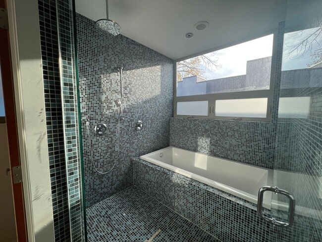 Photo - Beautiful Modern House near Columbia City in Seattle