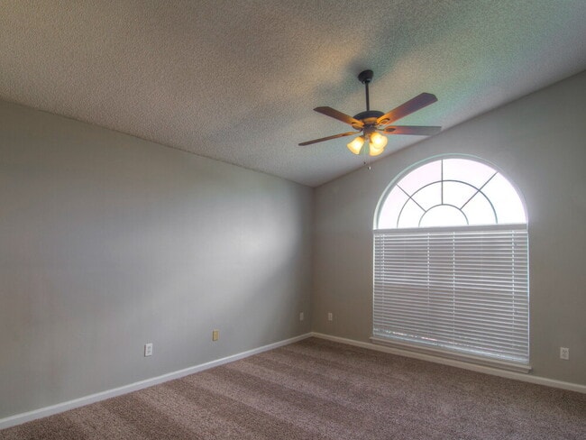 Photo - 12630 Richfield Blvd