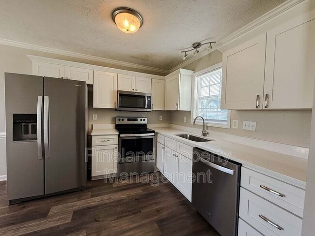 Photo - 225 Shakerstone Dr