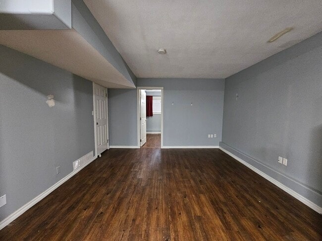 Photo - 46084 Clare Ave