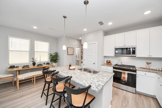 Building Photo - 5300 Berkeley Knl Cir Unit 209 Rental
