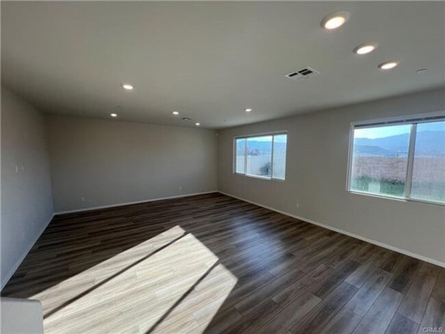 Photo - Spacious and beautifully appointed 5-bedroom, 3-bathroom home