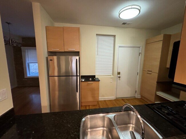 Photo - 1330 W Estes Ave Unit 1N