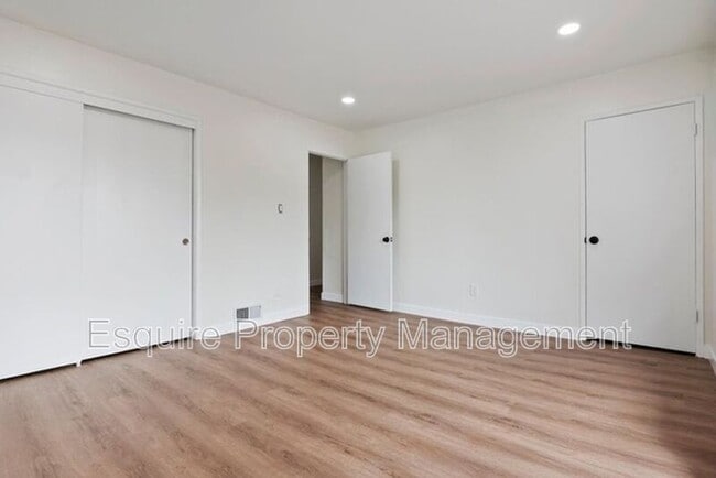 700 E Gonzales Rd Unit A