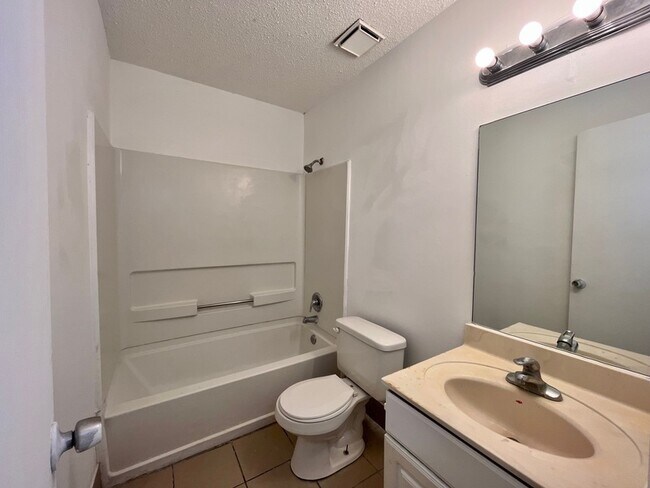 Photo - 2420 Delavan Ave