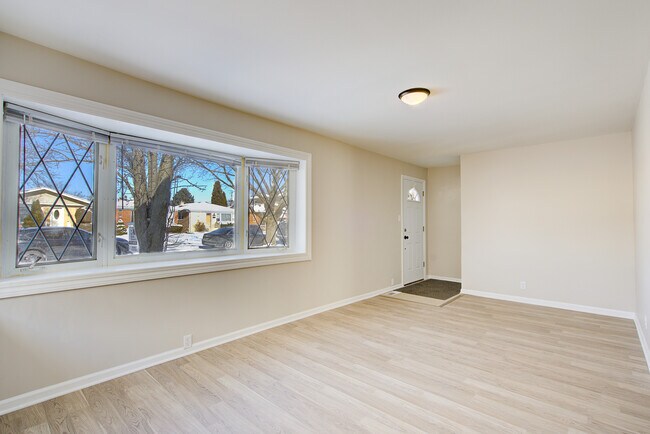 Photo - 7519 W Argyle St