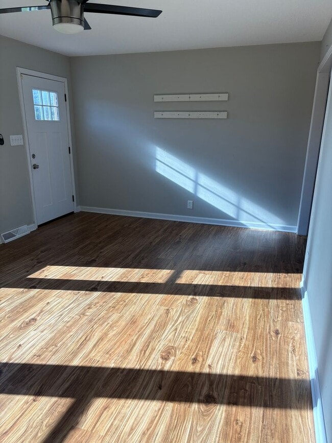 Photo - 3 Bedroom 1 1/2 Bathroom Home!