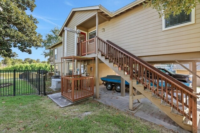 140 Elm Dr
