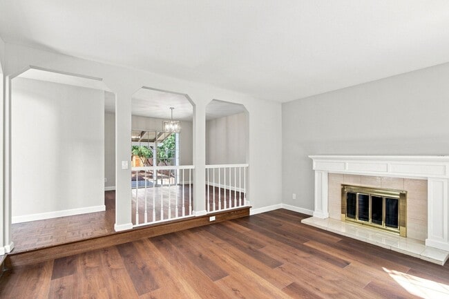 Photo - 749 Glenborough Dr