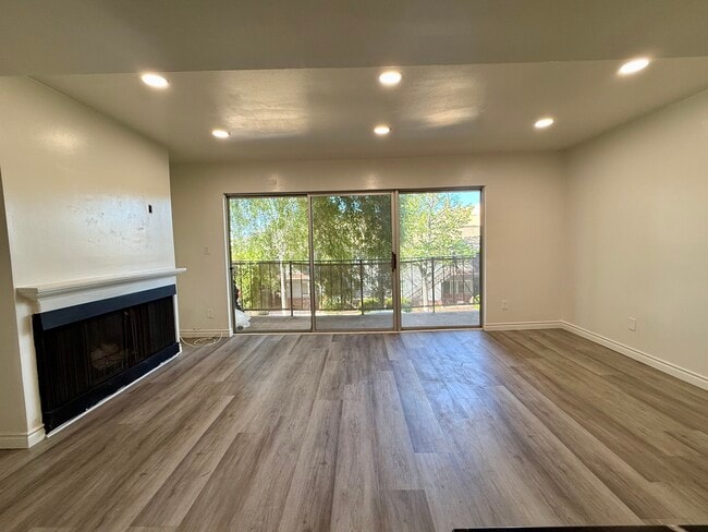 Building Photo - 14850 Hesby St Unit 203