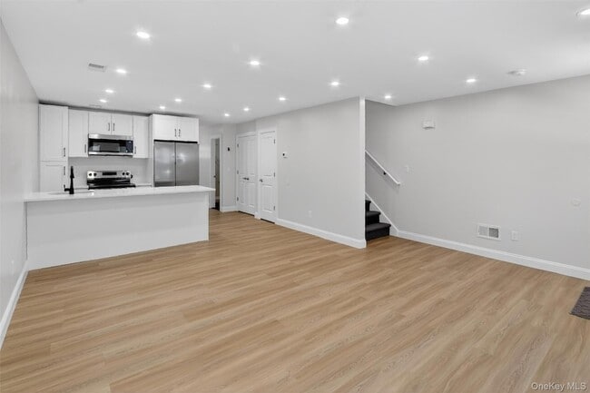 Photo - 62 Manor Pl