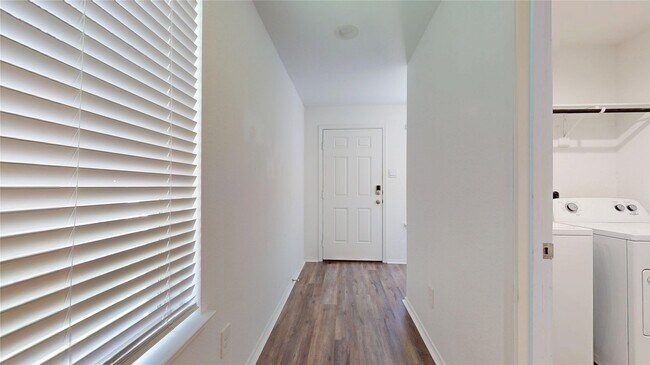 Photo - 16873 Short Pnes Dr