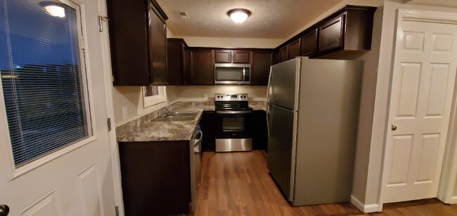 Photo - 2002 Brooklyn Blvd Unit 3