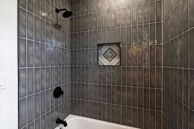 Baño completo - 1544 S Bambrey St