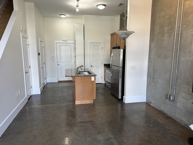 Photo - 444 S Blount St