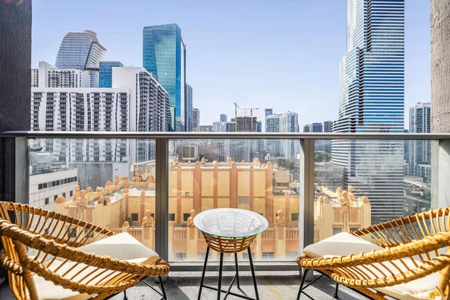 Photo - 245 SE 1st St Unidad ID1255517P